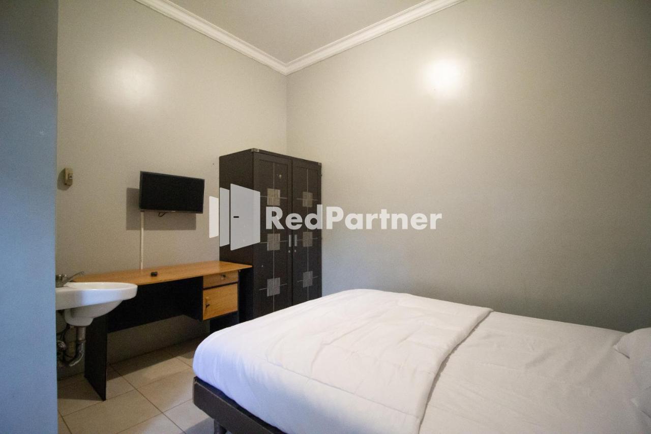 De Kost Mitra Reddoorz Hotel Surakarta (Solo)